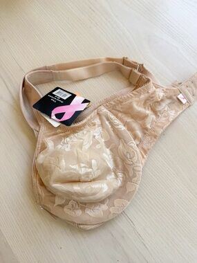 Wacoal Beige Floral Lace Underwire Bra